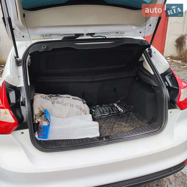 Хэтчбек Ford Focus 2013 в Дергачах
