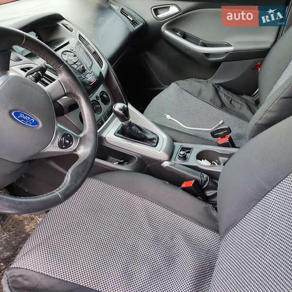 Хэтчбек Ford Focus 2013 в Дергачах