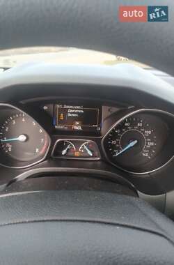 Седан Ford Focus 2015 в 