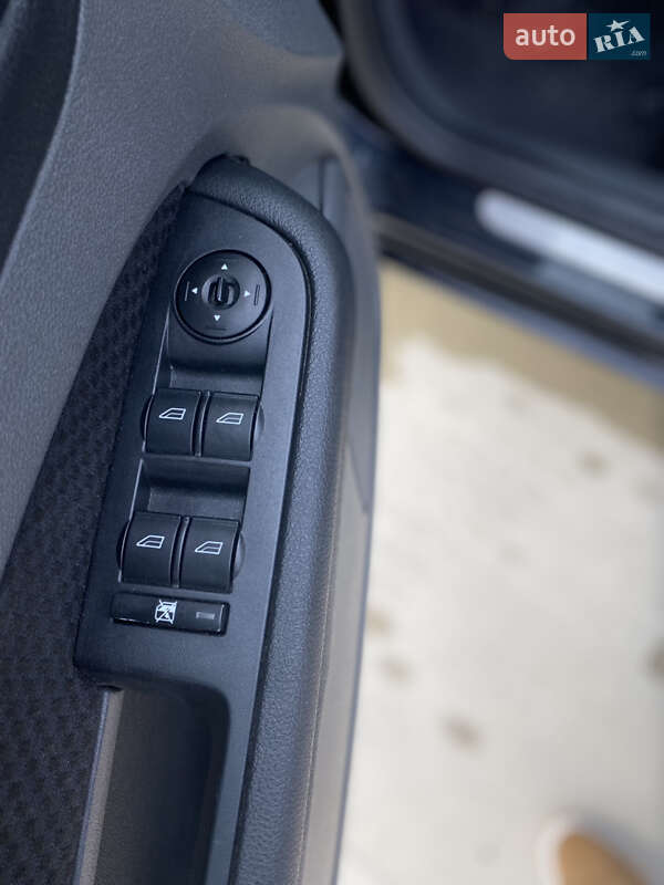 Хэтчбек Ford Focus 2006 в Тячеве