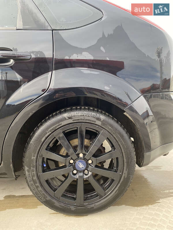 Хэтчбек Ford Focus 2006 в Тячеве