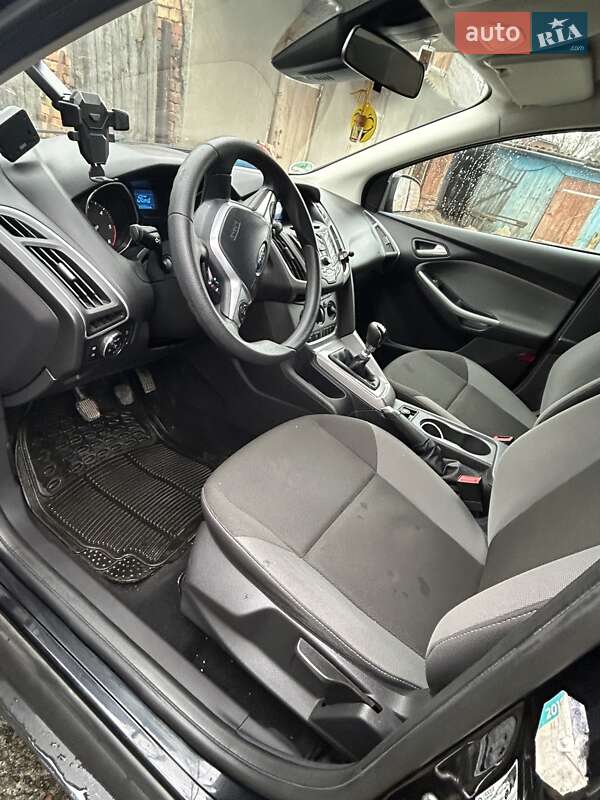 Универсал Ford Focus 2011 в Луцке фото 4 Универсал Ford Focus 2011 в Луцке