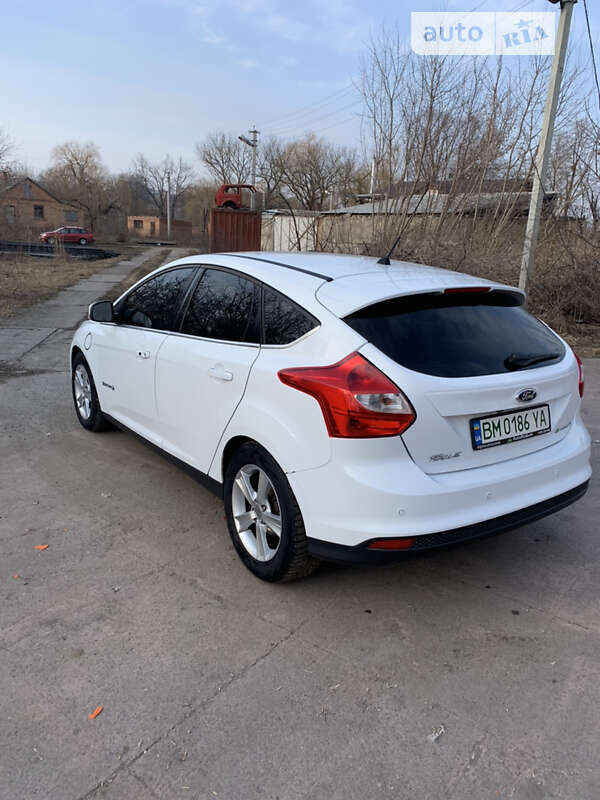 Хэтчбек Ford Focus 2013 в Ромнах