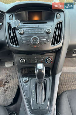 Седан Ford Focus 2015 в 