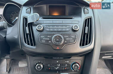 Седан Ford Focus 2015 в 