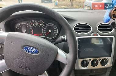 Хэтчбек Ford Focus 2007 в 