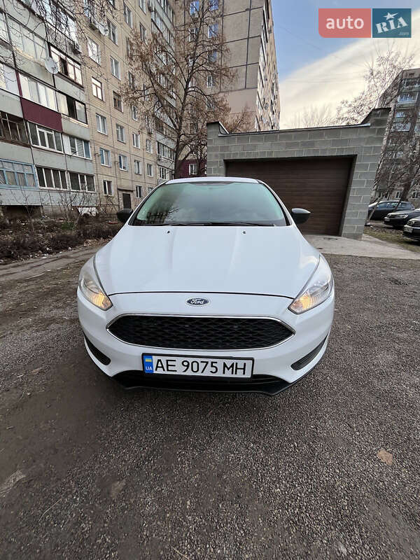 Седан Ford Focus 2015 в Кривом Роге