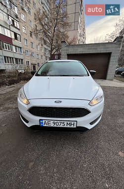 Седан Ford Focus 2015 в 