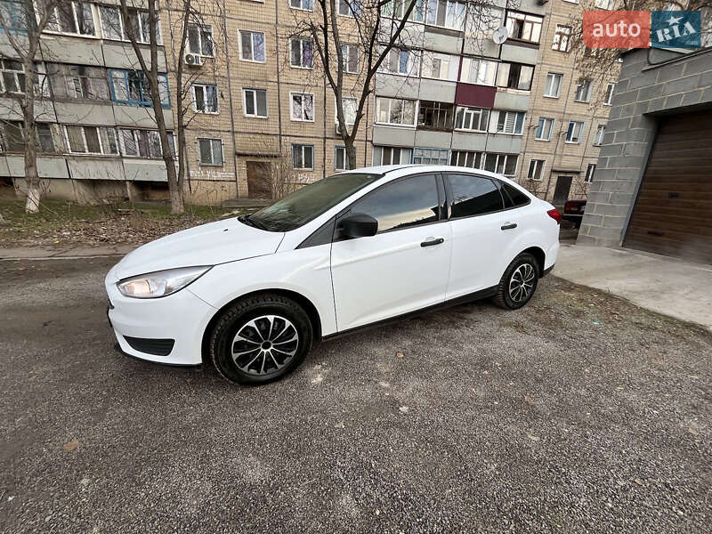 Седан Ford Focus 2015 в Кривом Роге