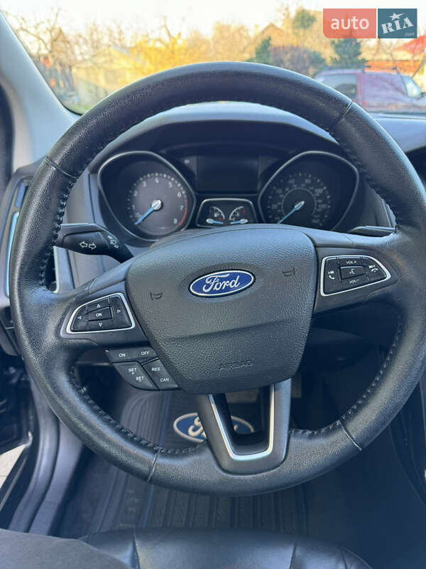 Хэтчбек Ford Focus 2015 в Рожнятове