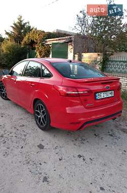 Седан Ford Focus 2015 в 