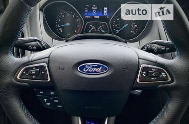 Хэтчбек Ford Focus 2015 в Житомире