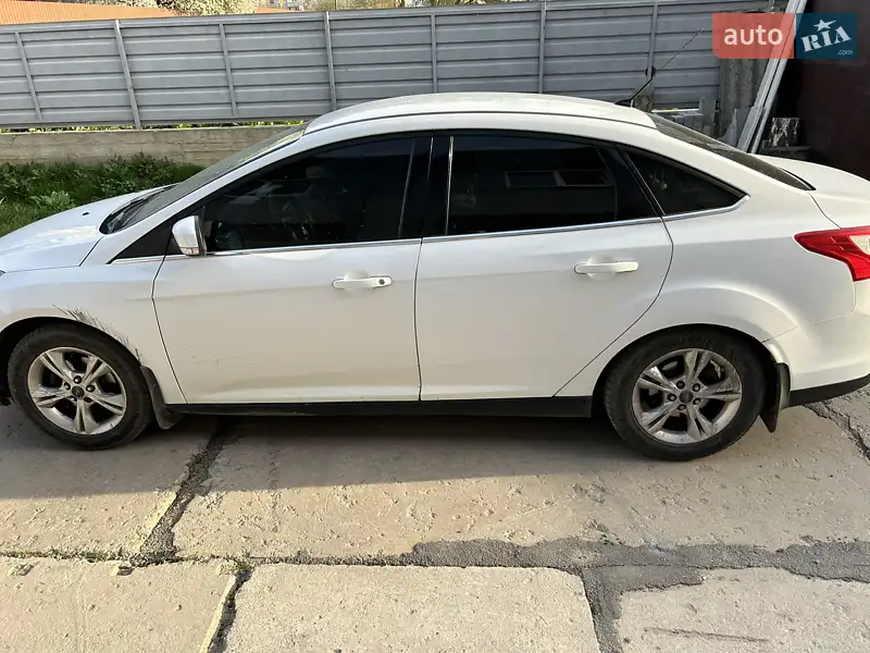 Ford Focus 2013 VIN WF0KXXGCBKDE33755 фото оголошення 11 з 46