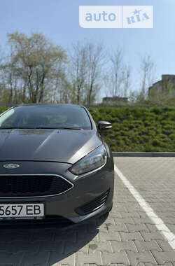 Хэтчбек Ford Focus 2015 в Тернополе