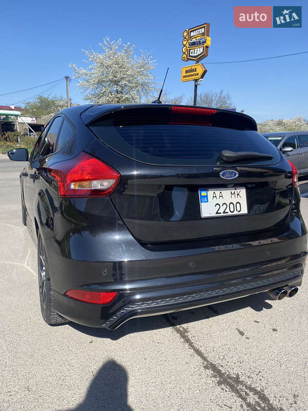 Хэтчбек Ford Focus 2015 в Каменец-Подольском