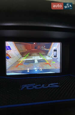 Хэтчбек Ford Focus 2015 в 