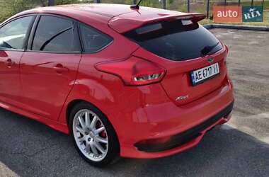 Хэтчбек Ford Focus 2015 в Днепре
