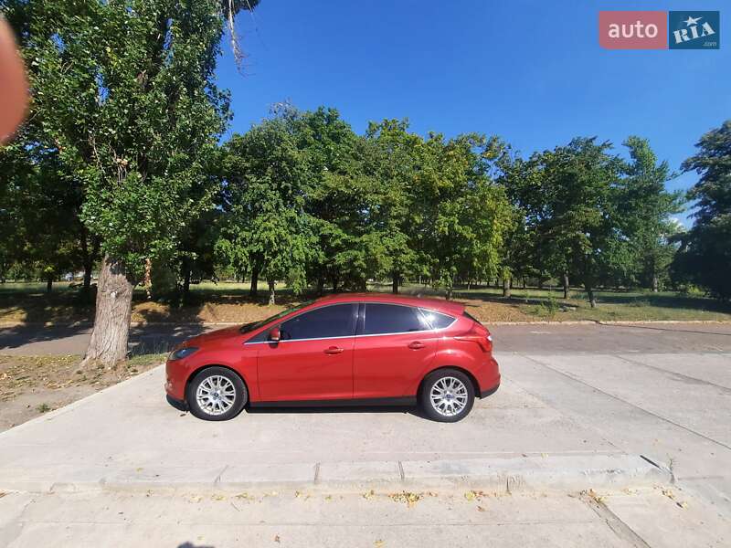 Хэтчбек Ford Focus 2011 в Первомайске