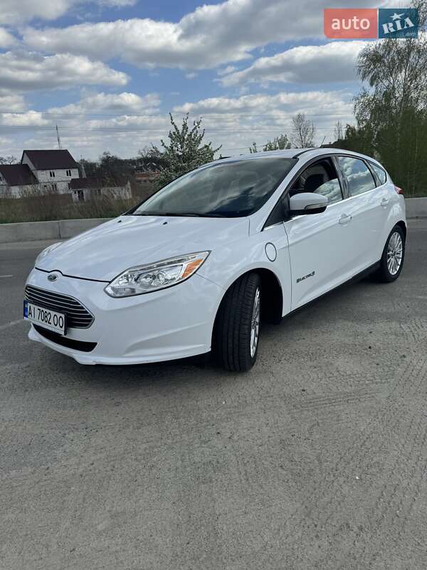 Хэтчбек Ford Focus 2015 в Вышгороде