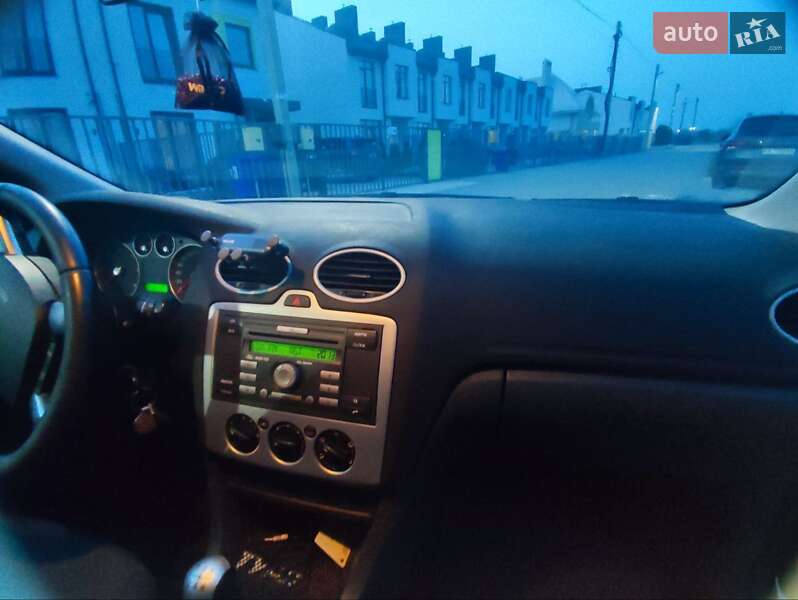 Седан Ford Focus 2006 в Львові