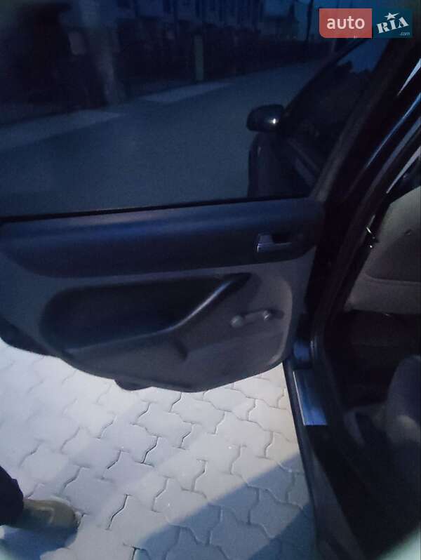Седан Ford Focus 2006 в Львові