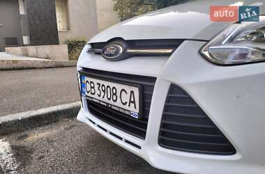Хэтчбек Ford Focus 2013 в 