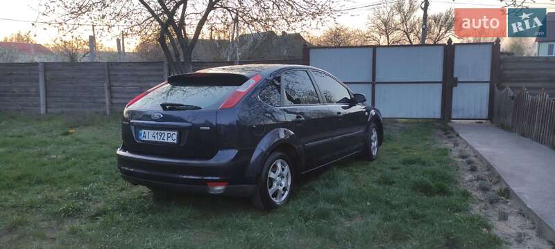 Хэтчбек Ford Focus 2005 в Макарове