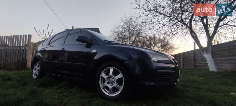 Хэтчбек Ford Focus 2005 в Макарове