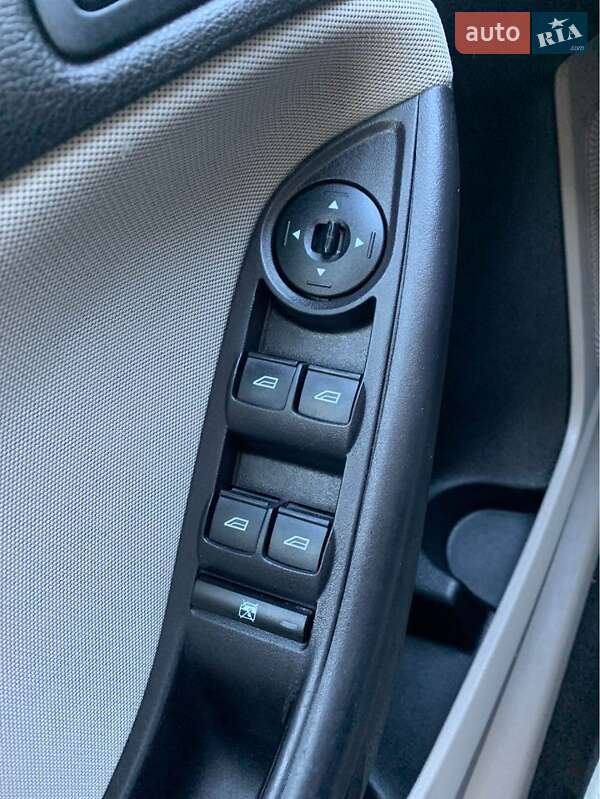 Седан Ford Focus 2015 в Лопатине фото 10 Седан Ford Focus 2015 в Лопатине