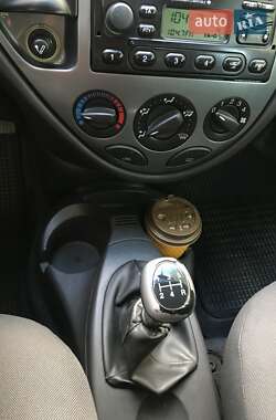 Хетчбек Ford Focus 2000 в Львові