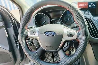 Седан Ford Focus 2011 в 