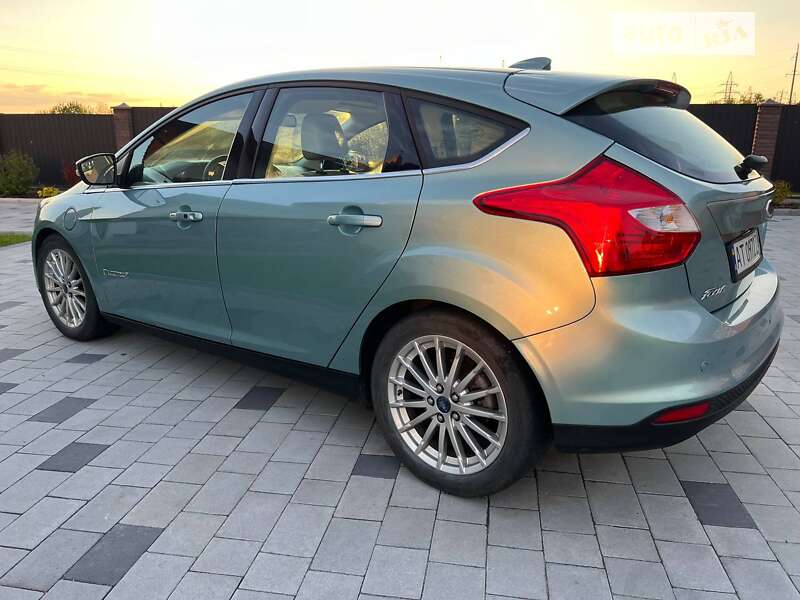 Хэтчбек Ford Focus 2011 в Ивано-Франковске