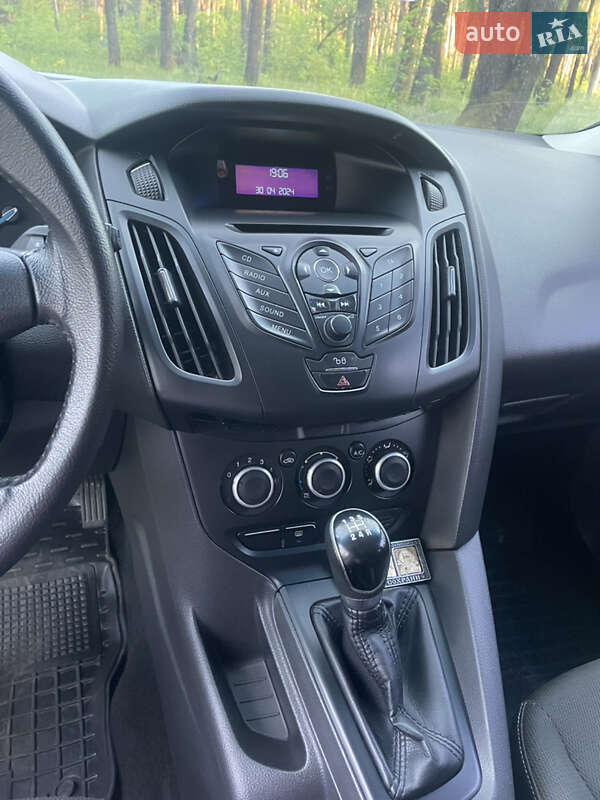 Хэтчбек Ford Focus 2012 в Полтаве фото 10 Хэтчбек Ford Focus 2012 в Полтаве