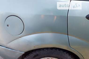 Хэтчбек Ford Focus 1998 в 