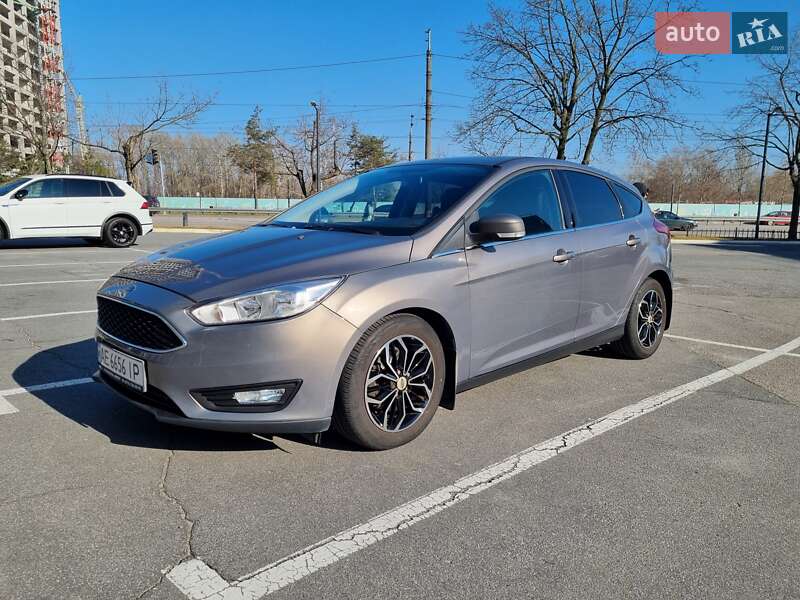 Хэтчбек Ford Focus 2015 в Днепре