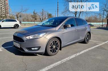 Хетчбек Ford Focus 2015 в Дніпрі