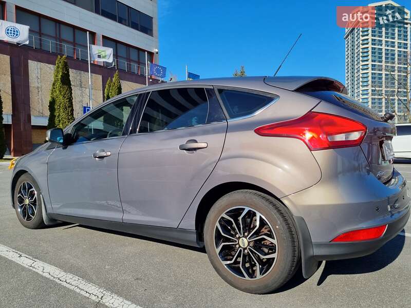 Хэтчбек Ford Focus 2015 в Днепре