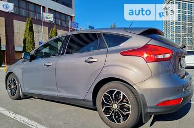 Хетчбек Ford Focus 2015 в Дніпрі