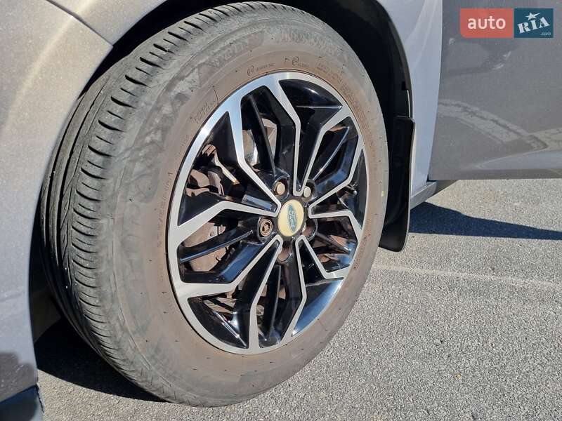 Хэтчбек Ford Focus 2015 в Днепре