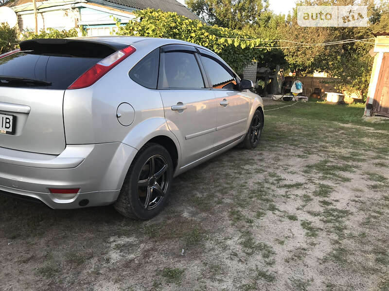 Хэтчбек Ford Focus 2006 в Каневе