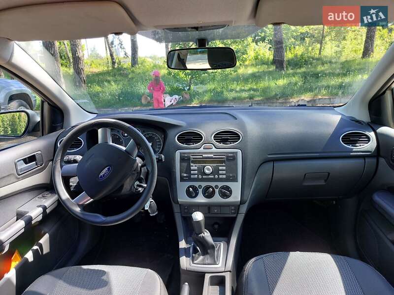 Хэтчбек Ford Focus 2006 в Нетешине