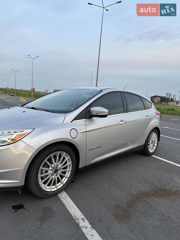 Хэтчбек Ford Focus 2012 в Львове