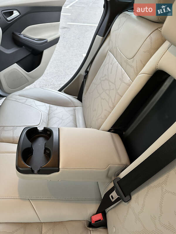 Хэтчбек Ford Focus 2012 в Львове