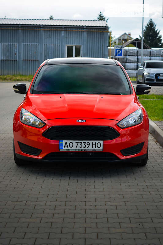 Седан Ford Focus 2016 в Ужгороді