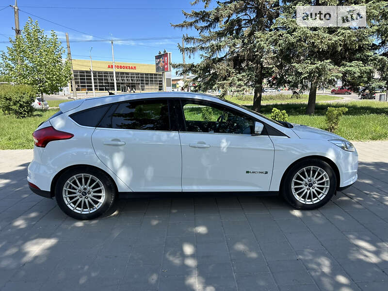 Хэтчбек Ford Focus 2015 в Виннице