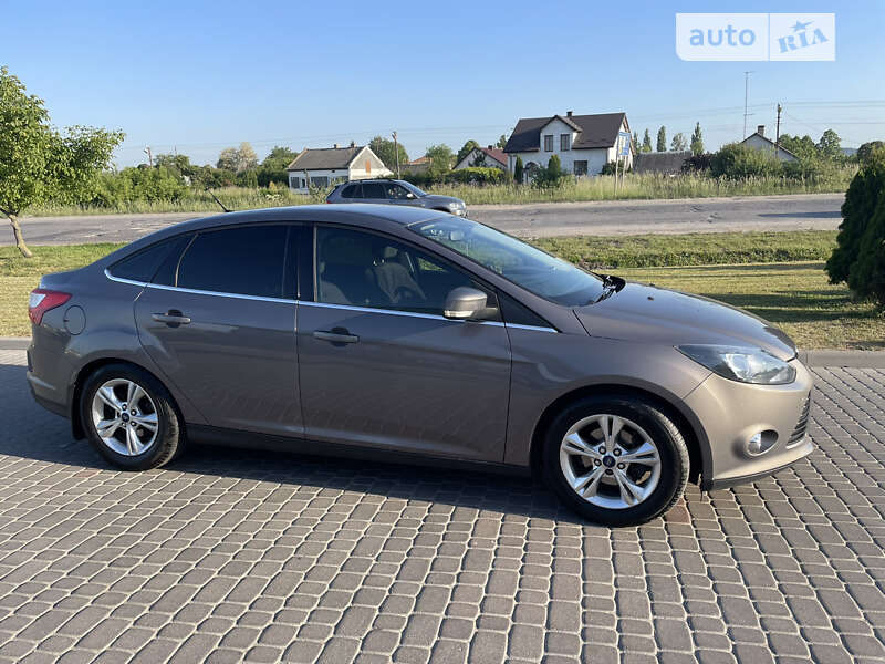 Седан Ford Focus 2012 в Львові