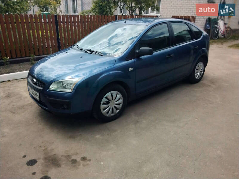 Хэтчбек Ford Focus 2006 в Пулинах