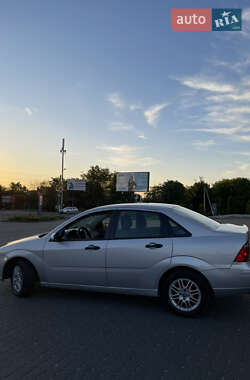 Седан Ford Focus 2005 в 