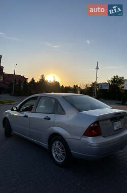 Седан Ford Focus 2005 в 