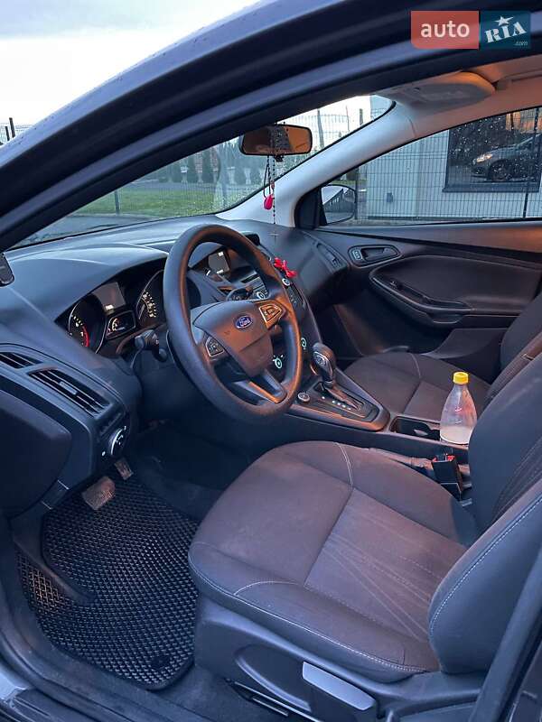 Седан Ford Focus 2015 в Буске